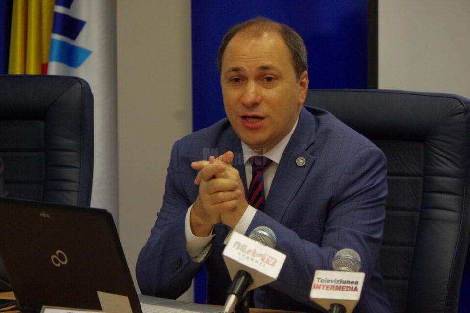 Profesor universitar doctor Mihai Dimian, prorectorul Universității „Ștefan cel Mare” Suceava Profesor universitar doctor Mihai Dimian, prorectorul Universității „Ștefan cel Mare” Suceava