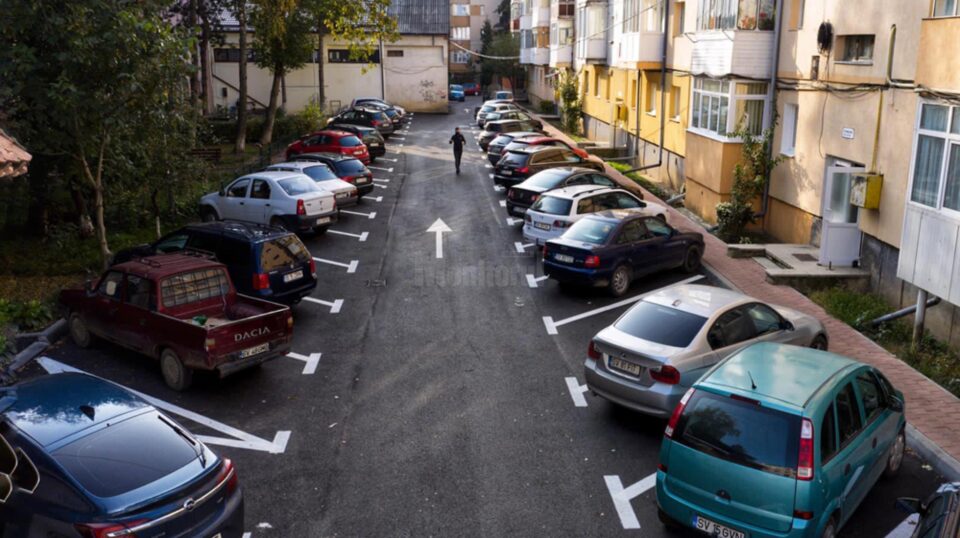 O nouă parcare de reședință, cu 81 de locuri, a fost dată în folosință în cartierul Zamca, al municipiului Suceava