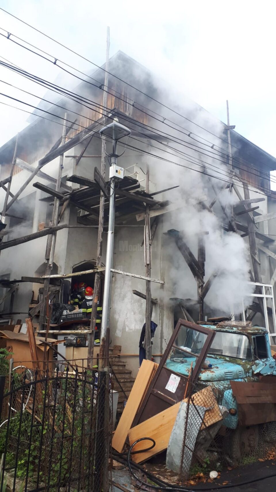 Incendiu izbucnit în subsolul unei case din cartierul Zamca
