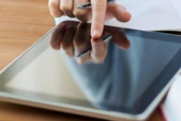 Primăria Suceava cumpără de la Vodafone 1000 de tablete pentru școala online