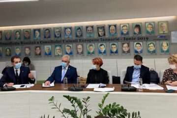 Primarul Ion Lungu, prim-vicepreședinte al Asociației Municipiilor din România, în discuții cu reprezentanții Guvernului României Primarul Ion Lungu, prim-vicepreședinte al Asociației Municipiilor din România, în discuții cu reprezentanții Guvernului României