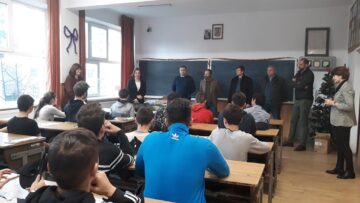 Vizita conducerii companiei EGGER la clasa de învățământ dual din cadrul Colegiului Tehnic „Samuil Isopescu” din Suceava, în luna februarie 2020