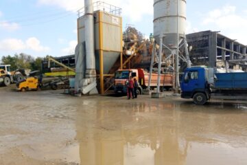 Administratorii unei stații de betoane și asfalt, amendați de Garda de Mediu