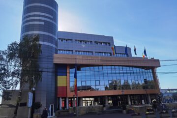 La Primăria Suceava se lucrează deja în două schimburi, iar unii ar putea fi trimiși să lucreze de acasă