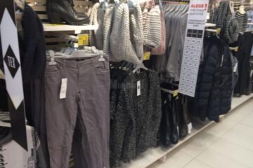 Femeia a fost detectata de sistemul de alarma al magazinului