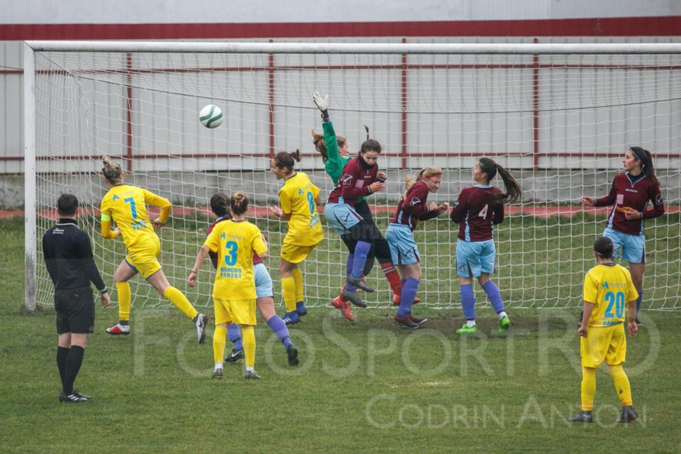 Fetele de la CN „Nicu Gane” Fălticeni vor debuta în noul sezon al Ligii secunde în weekendul viitor. Foto Codrin Anton (FotoSport) Fetele de la CN „Nicu Gane” Fălticeni vor debuta în noul sezon al Ligii secunde în weekendul viitor. Foto Codrin Anton (FotoSport)