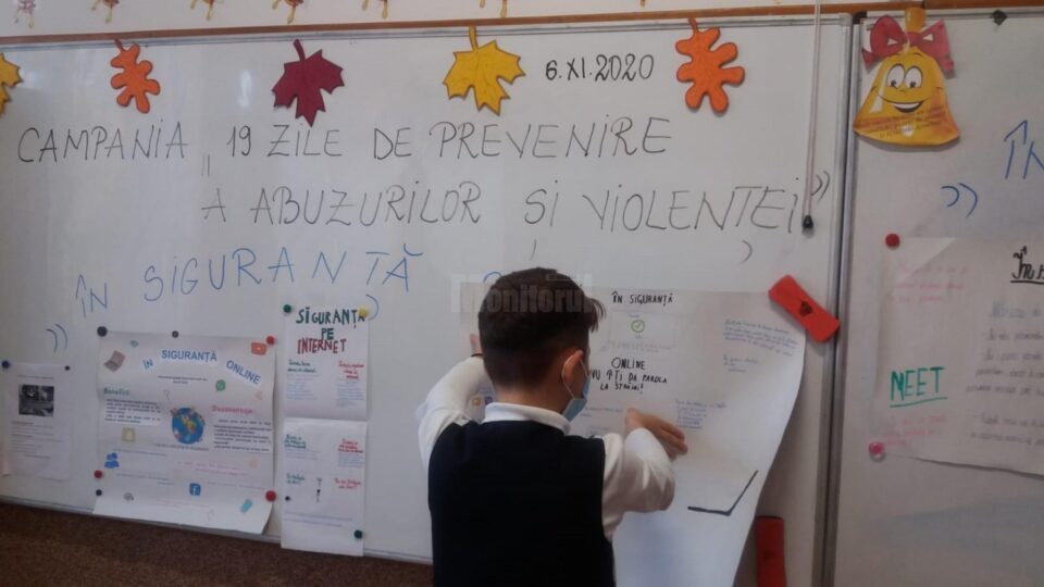 Proiectul „Fii schimbarea pe care vrei să o vezi în lume”, la Școala Gimnazială nr. 4 Suceava