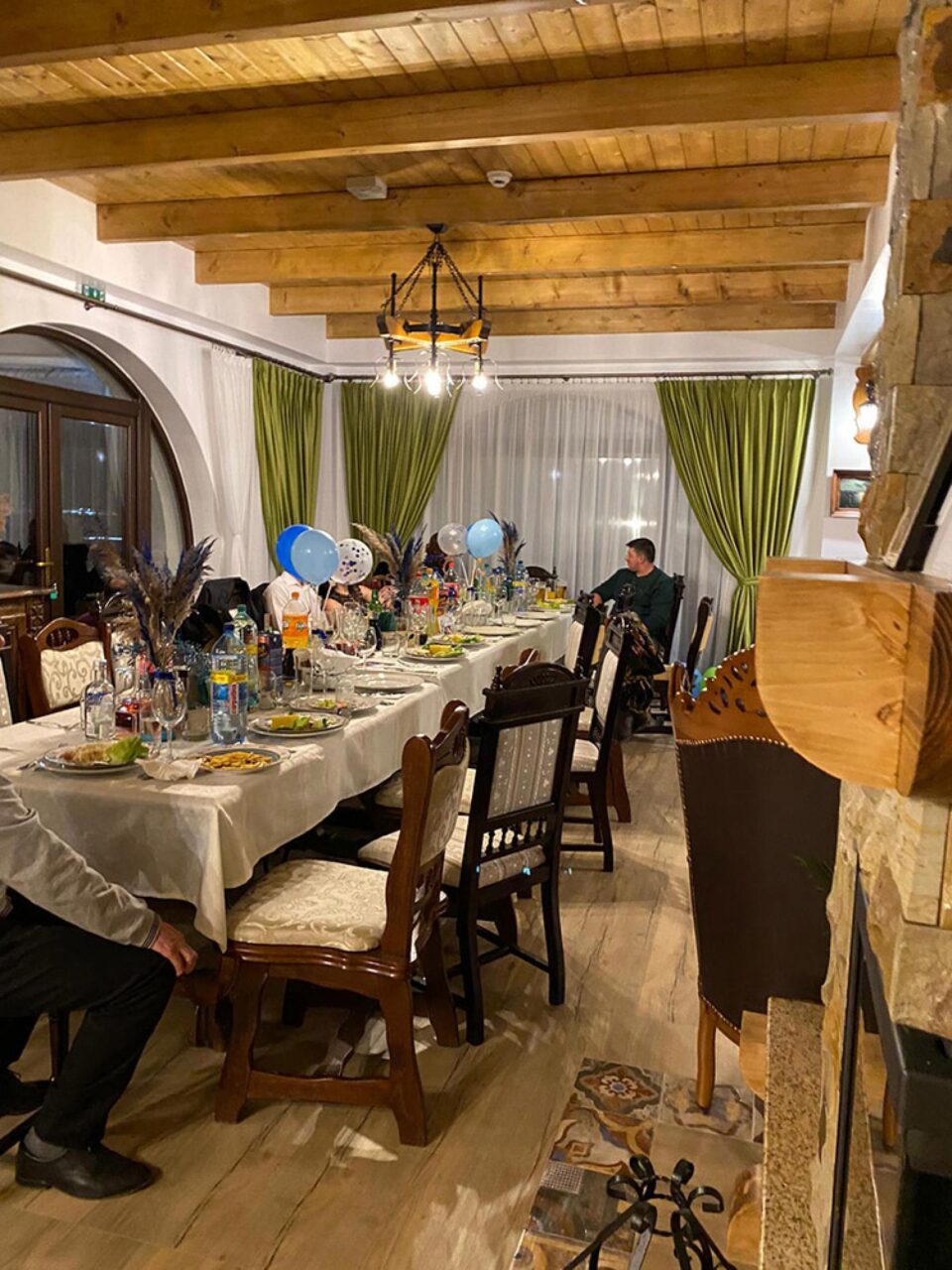 Polițiștii au dat stingerea la o zi de naștere și la un botez