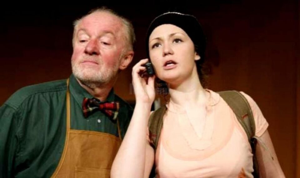Actorul sucevean Vladimir Gaitan alaturi de fiica sa, pe scena