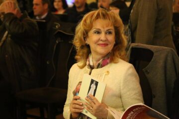 Prof. univ. dr. DHC Sanda-Maria Ardeleanu, director al Bibliotecii Universității „Ștefan cel Mare” din Suceava