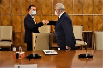 Prim-ministrul României, Ludovic Orban, și primarul Sucevei, Ion Lungu, la Palatul Victoria Prim-ministrul României, Ludovic Orban, și primarul Sucevei, Ion Lungu, la Palatul Victoria