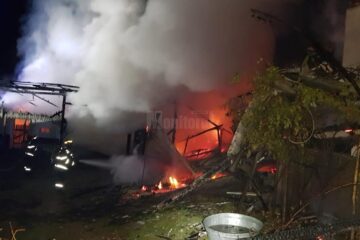 Un incendiu a distrus o gospodărie izolată din comuna Mălini