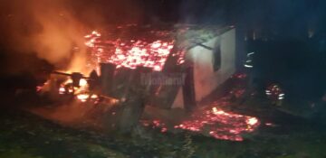 Un incendiu a distrus o gospodărie izolată din comuna Mălini