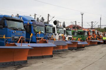 33 de utilaje și aproape 1500 de tone de antiderapant, pregătite pentru intervențiile de iarnă pe străzile Sucevei