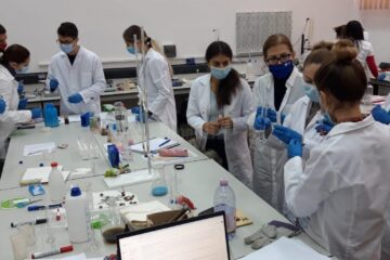 Zeci de studenți ai USV s-au oferit voluntari pentru a sprijini activitatea DSP