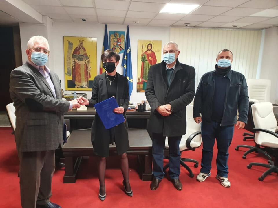 Semnarea contractului de asigurare a încălzirii în Complexul Comercial Bazar