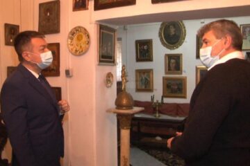 Ministrul Culturii, Bogdan Gheorghiu, a vizitat, vineri, Muzeul de Artă „Ion Irimescu” din Fălticeni
