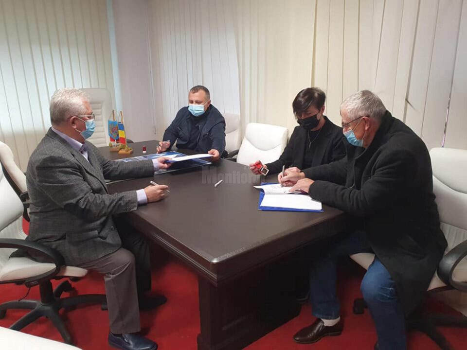 Semnarea contractului de asigurare a încălzirii în Complexul Comercial Bazar