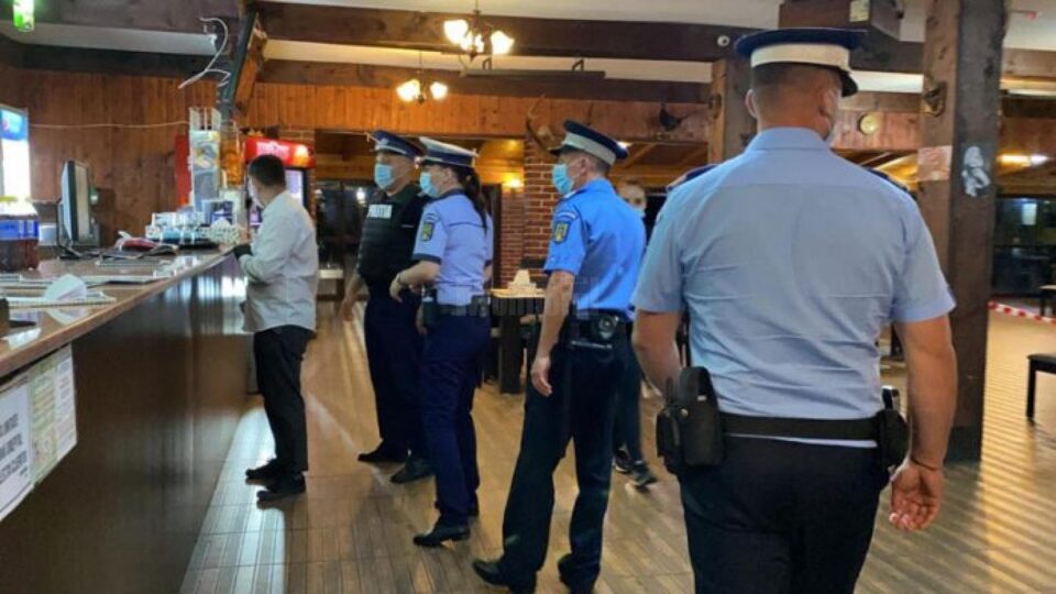 Politistii i-au amendat pe administratorii localurilor