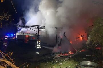 Focul a distrus gospodăria bărbatului