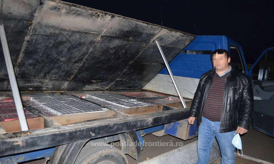 Țigări de contrabandă de peste 170.000 de lei, găsite ascunse într-o mașină