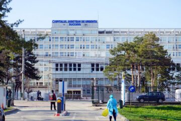 Din cei 550 pacienți internați în Spitalul Județean de Urgență „Sf. Ioan cel Nou” Suceava, 196 pacienți sunt diagnosticați cu Covid-19, iar 84 pacienți sunt în zona tampon