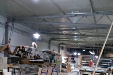 Firmă de mobilă din Ipotești, amendată și închisă de comisarii Gărzii de Mediu