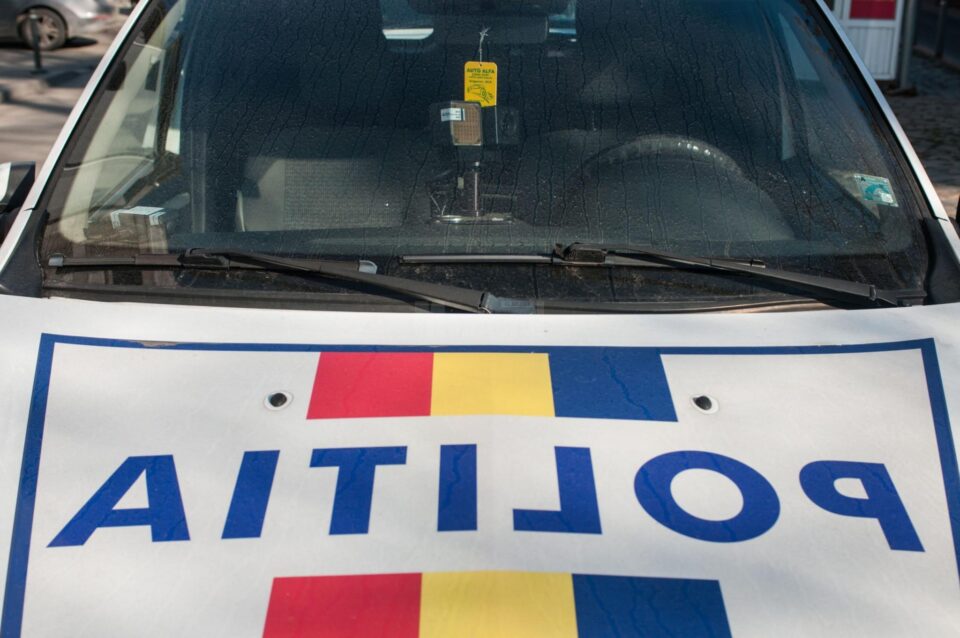 Un tânăr le-a prezentat polițiștilor un permis care nu există în nici o bază de date