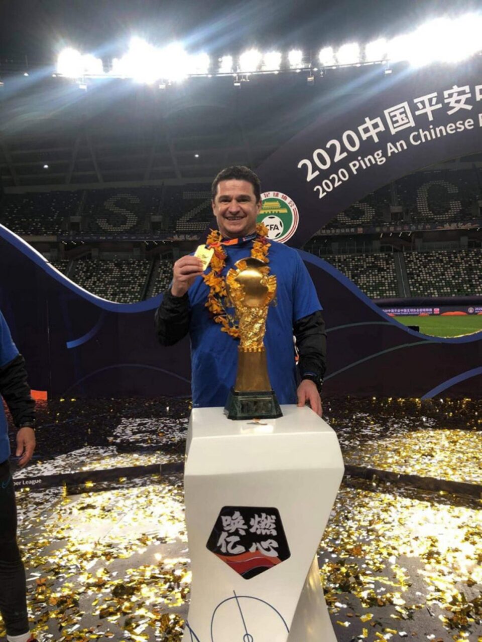 Eugen Nae sărbătorește cucerirea campionatului în China
