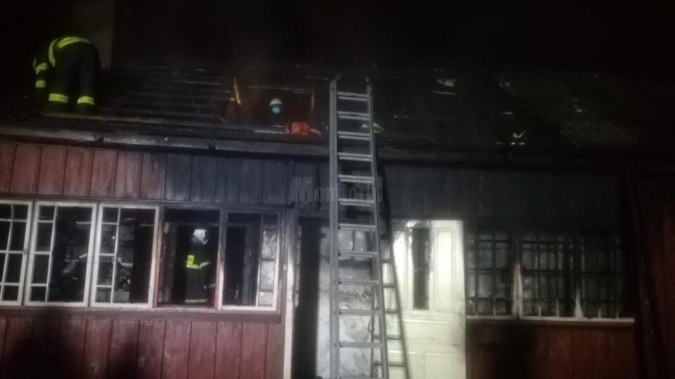 Interventie pompieri la incendiul de la Voronet Interventie pompieri la incendiul de la Voronet