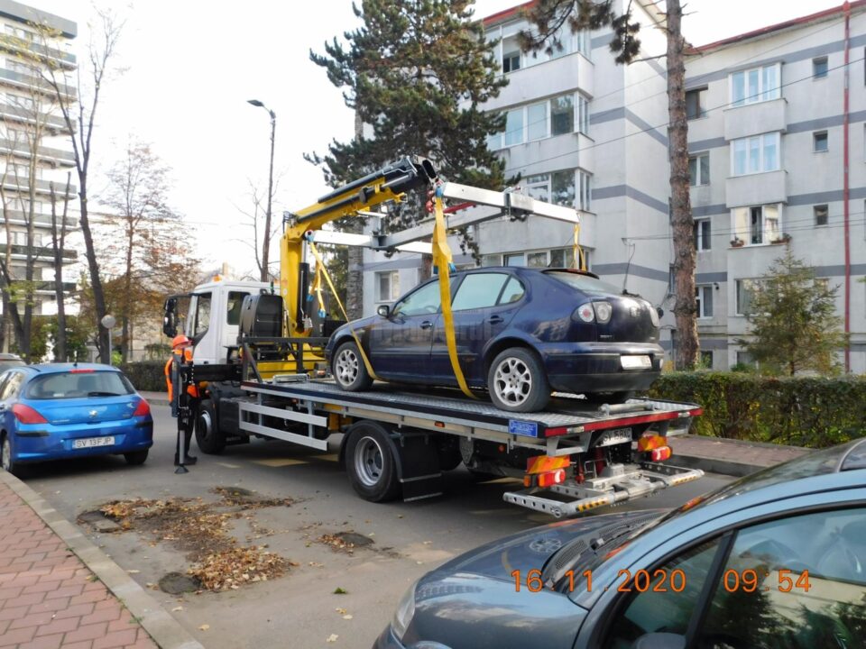 Masina abandonată ridicată de pe domeniul public al municipiului Suceava