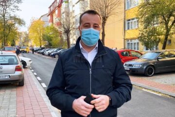 Nu ne oprim aici, din primăvară vom continua programul Modernizarea Sucevei De La Scara Blocului în toate cartierele din oraș, a spus viceprimarul Lucian Harșovschi