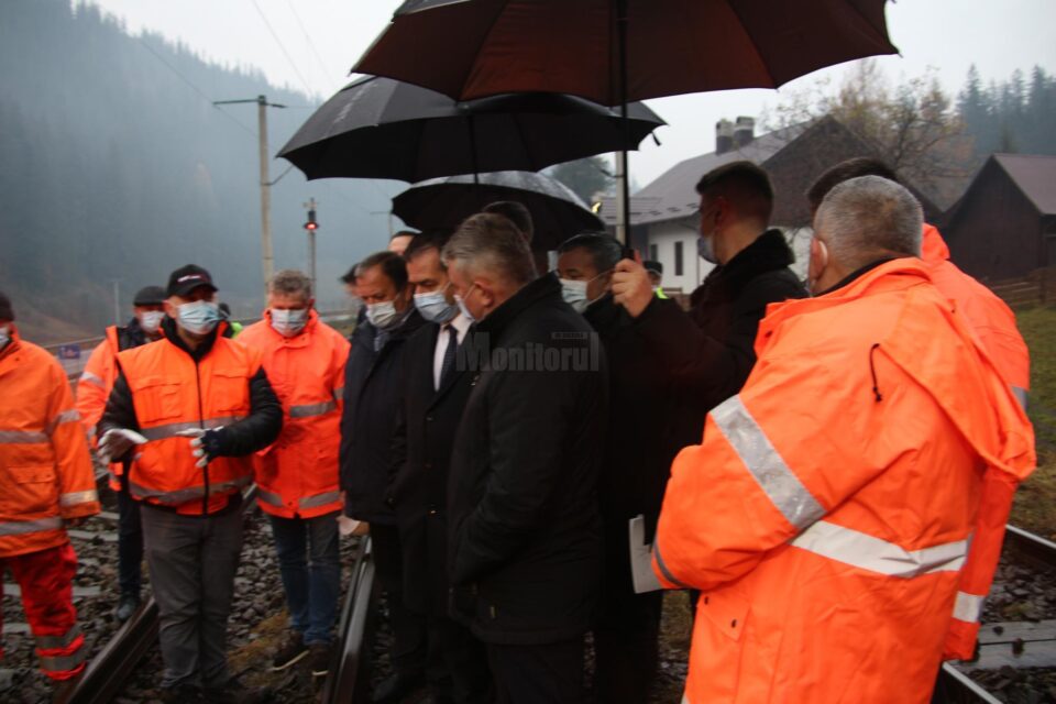 Premierul Orban și ministrul Transporturilor au inspectat lucrările de reabilitare a căii ferate Suceava - Apahida