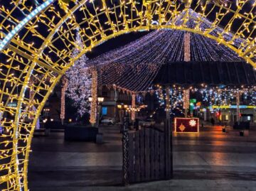 Municipiul Suceava, pregătit de sărbătorile de iarnă, cu mii de decorațiuni luminoase 7