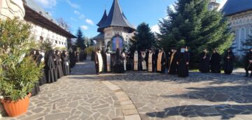 Racla cu moaștele Sfântului Ioan cel Nou de la Suceava a ajuns marți și la Mănăstirea Cămârzani