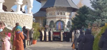Racla cu moaștele Sfântului Ioan cel Nou de la Suceava a ajuns marți și la Mănăstirea Cămârzani
