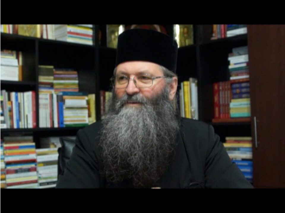 Starețul Mănăstirii Bogdana din Rădăuți, arhimandritul Iustin Dragomir