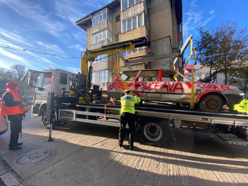 Campanie de ridicare a autovehiculelor fără stăpân, abandonate și a celor parcate neregulamentar, în municipiul Suceava