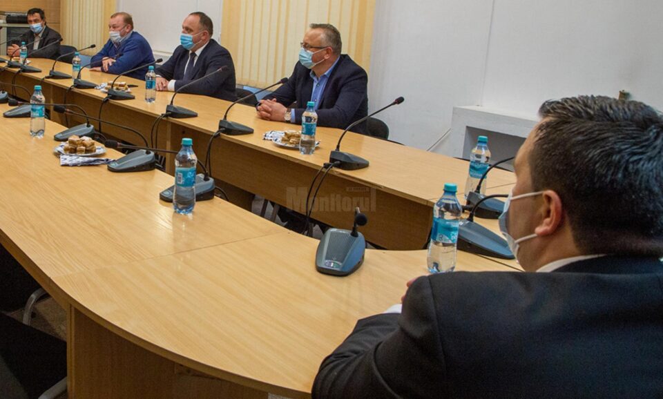 Întâlnire cu primarii localităților limitrofe șoselei de centură a municipiului Rădăuți