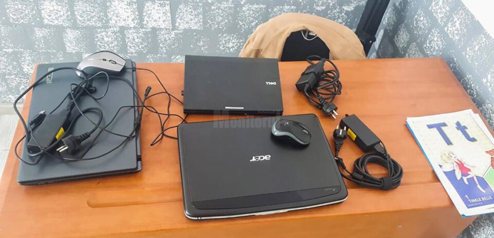 Laptopuri, tablete și cartele de date pentru Școala Primară Osoi oferite de Rotary Club Suceava Cetate