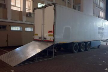 Tir frigorific pentru decedați, lângă Morga Spitalului Județean de Urgență Suceava