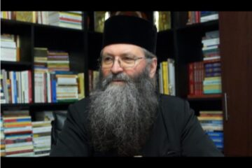 Părintele stareț Iustin, al Mănăstirii Bogdana, bolnav de Covid, răspunde bine la tratament