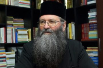 Starețul Mănăstirii Bogdana din Rădăuți, arhimandritul Iustin Dragomir