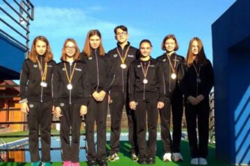 Micii înotători de la clubul Nada Florilor s-au remarcat la Campionatele Nationale. Foto Cronica de Fălticeni
