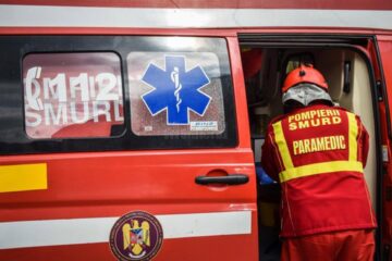 Pompierii paramedici SMURD i-au acordat femeii primul ajutor medical apoi au transportat-o la spital