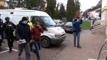 14 mandate de arestare în dosarul șpăgilor de la Serviciul Permise și Înmatriculări