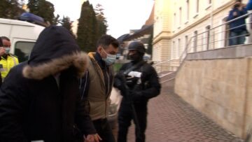 14 mandate de arestare în dosarul șpăgilor de la Serviciul Permise și Înmatriculări
