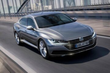 Printre mașinile găsite la percheziții se numără și un Volkswagen Arteon, fabricat în 2020