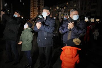 Aprinderea luminilor de sărbătoare în centrul Sucevei