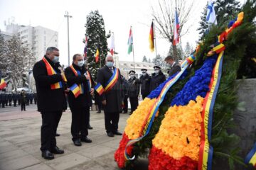 Depunerea coroanelor la manifestările restrânse de 1 Decembrie 2020